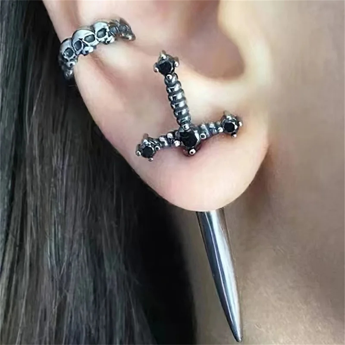 2 orecchini a bottone con spad - Body Jewelry Goth recensione e prezzo