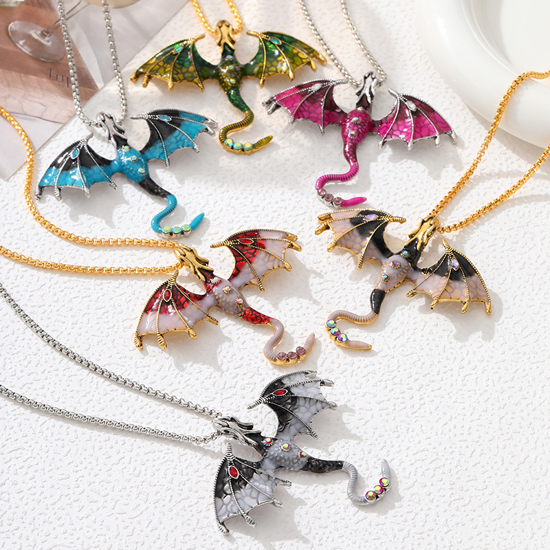Collana gotica con drago volan - Body Jewelry Goth recensione e prezzo