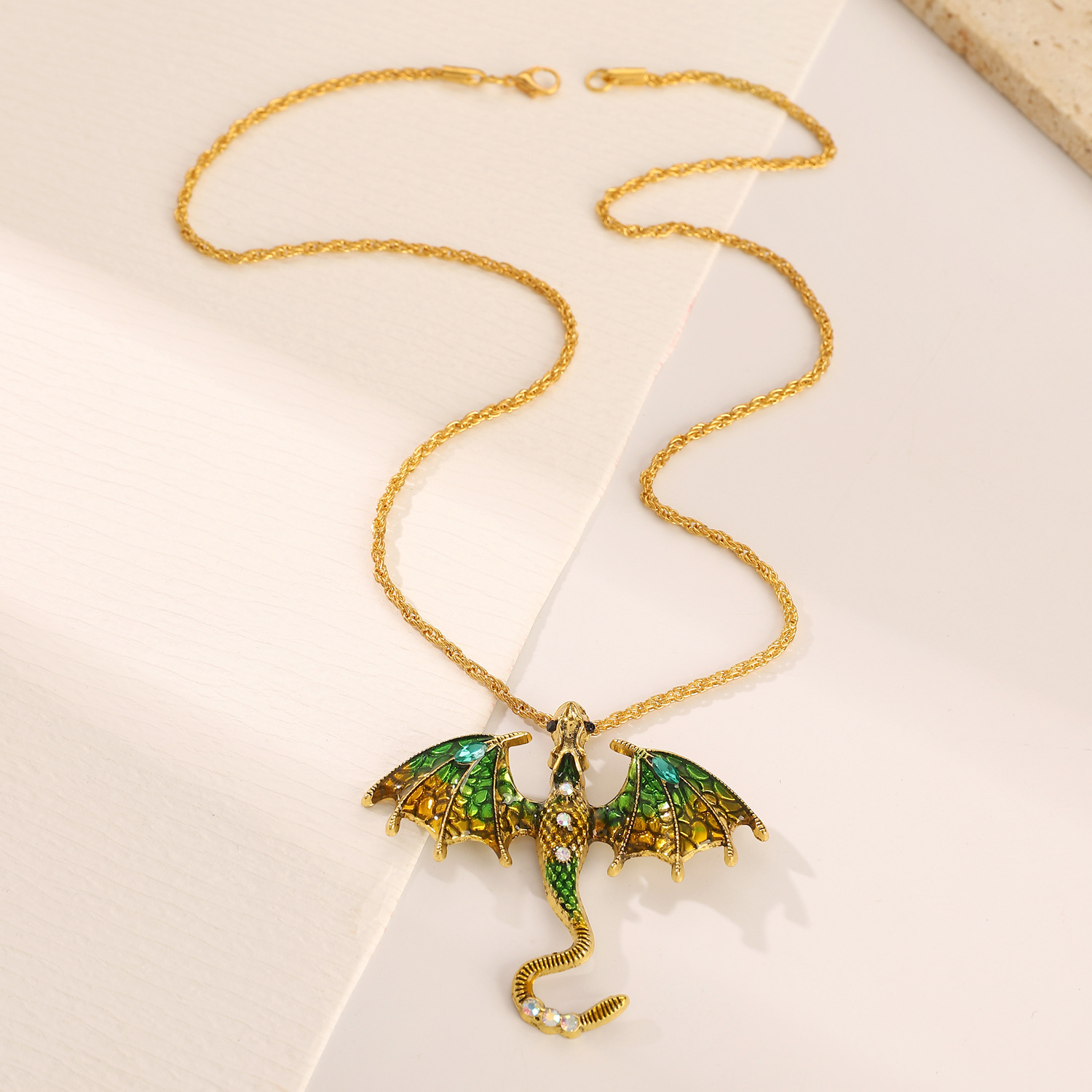 Collana gotica con drago volan - Body Jewelry Goth recensione e prezzo