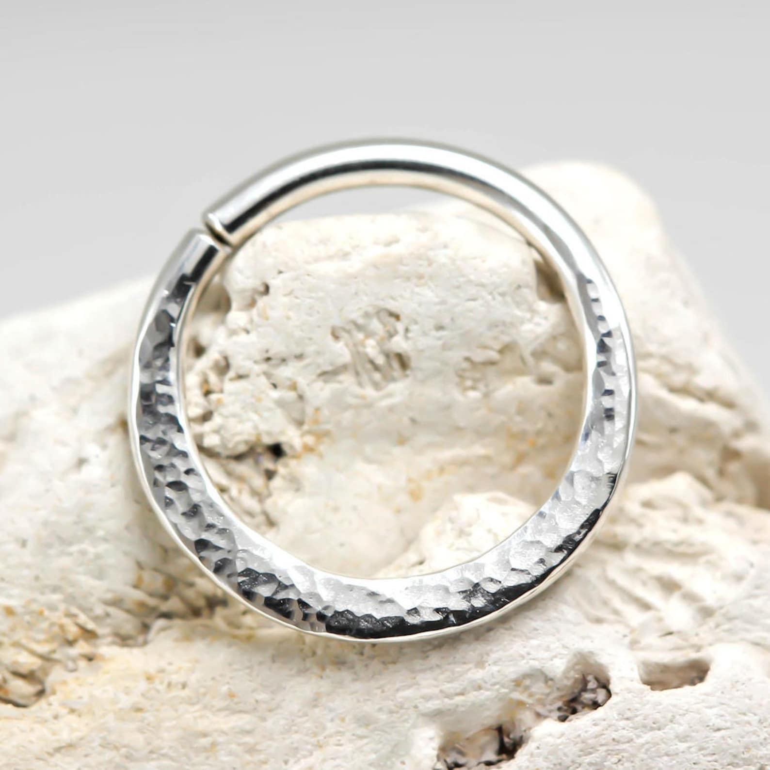 Anello da naso a cerchio marte - Body Jewelry Hangers recensione e prezzo