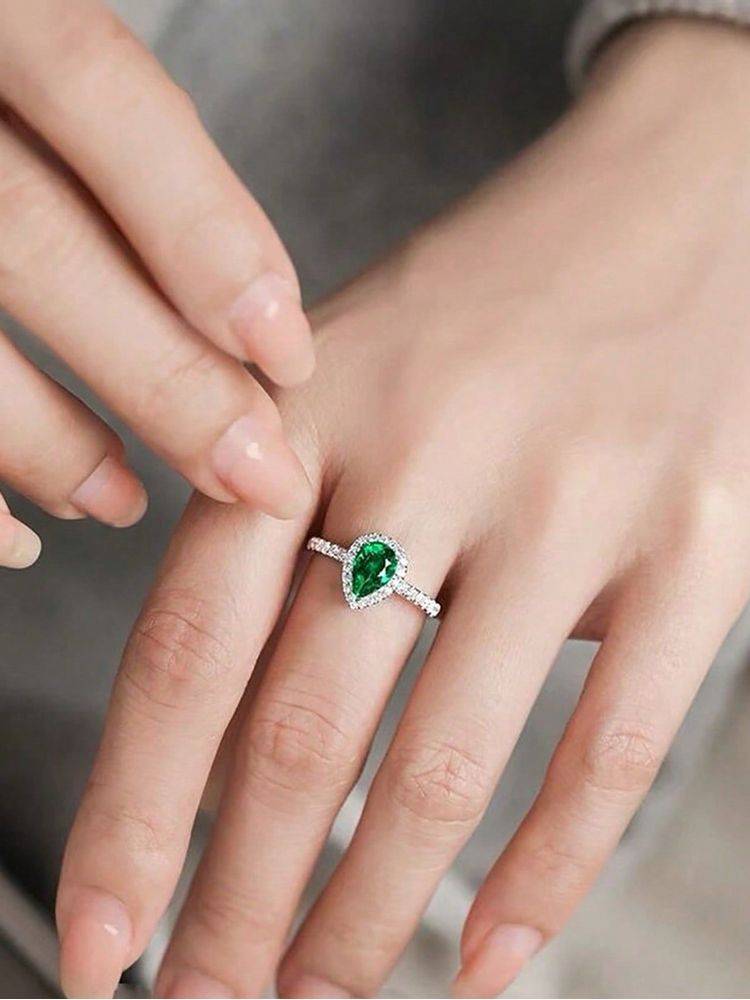 Anello in zircone con goccia d - Body Jewelry High Quality recensione e prezzo